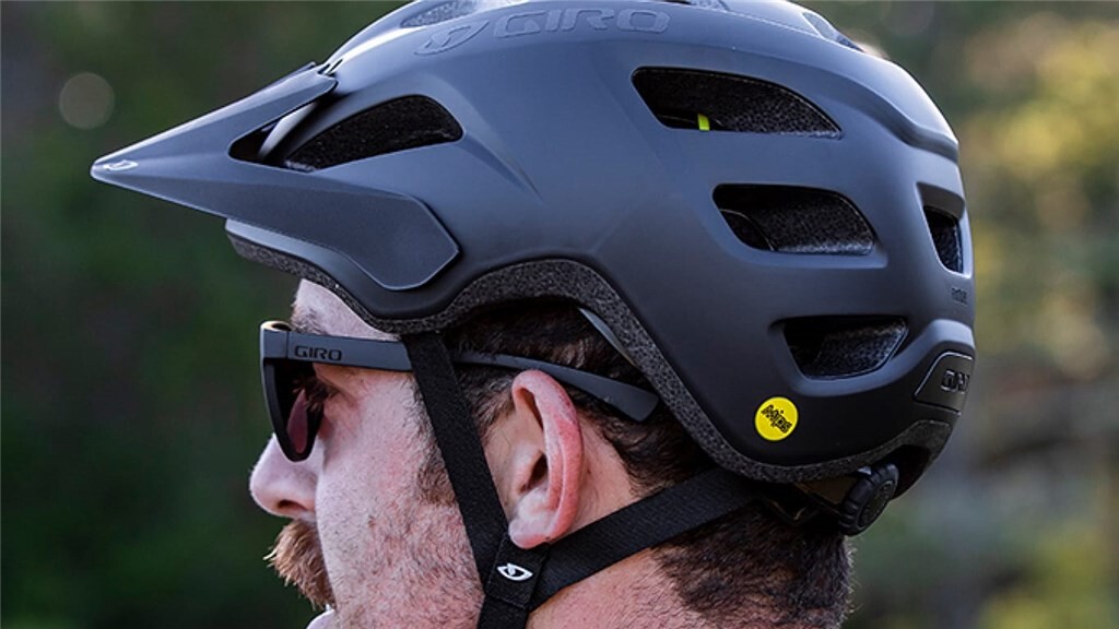 Giro Cycling - Fixture MIPS Helmet - matte trim red