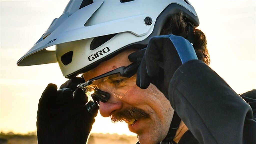 Giro Cycling - Montaro II MIPS Helmet - matte black/gloss black