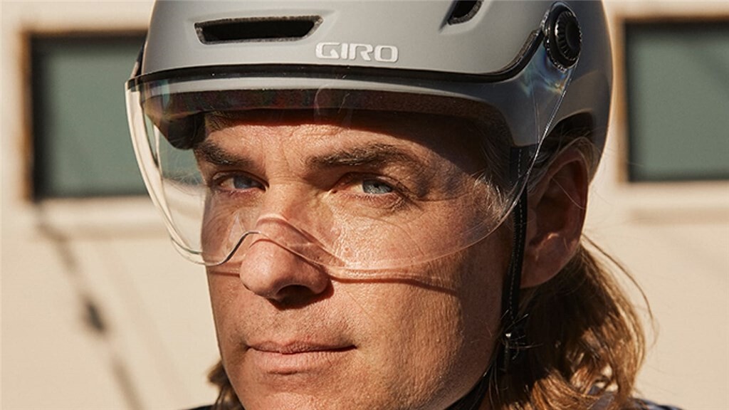 Giro Cycling - Evoke LED MIPS Helmet - matte black